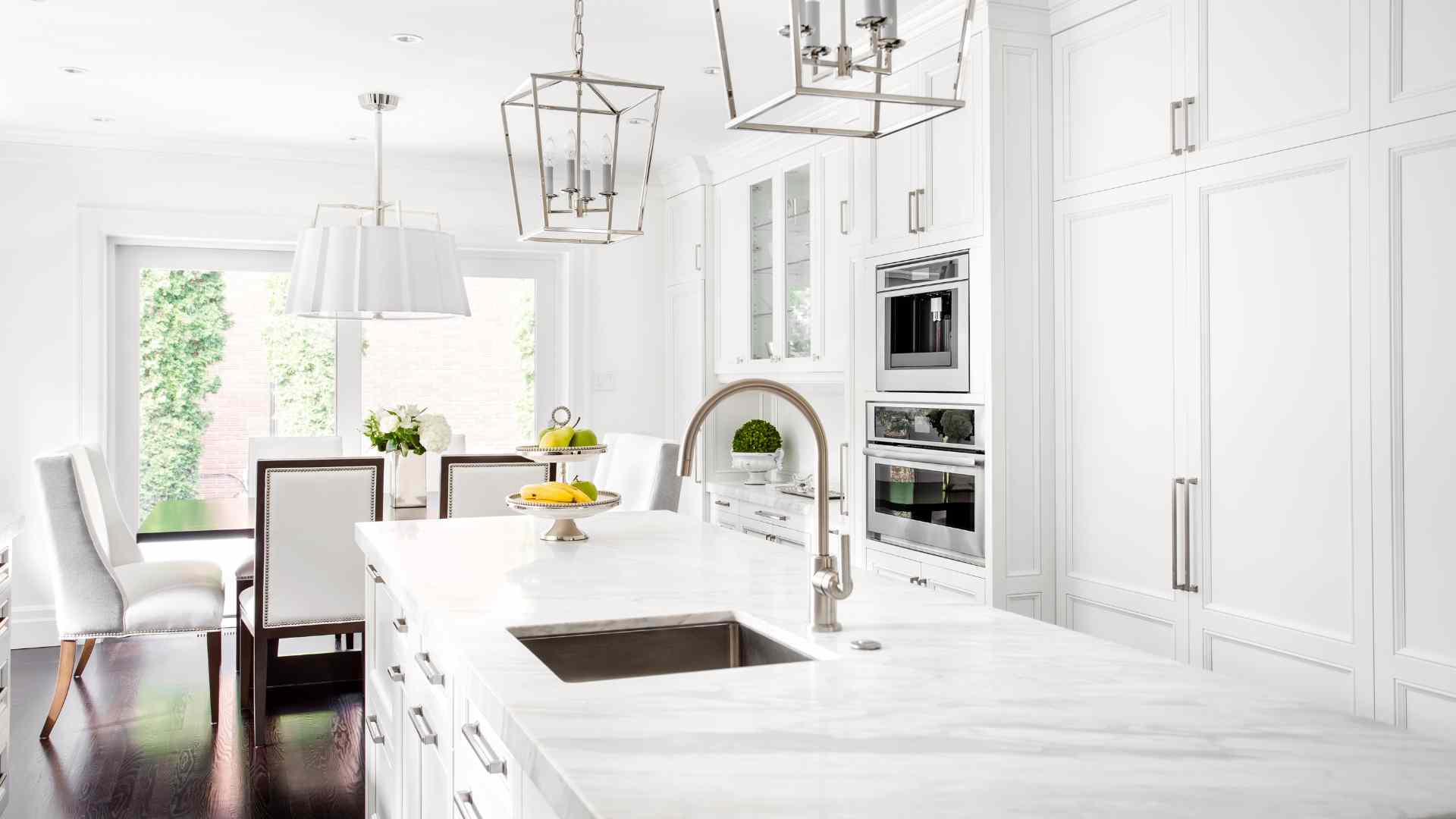 11 Timeless White Kitchen Ideas to Inspire Your Kitchen Renovation ...